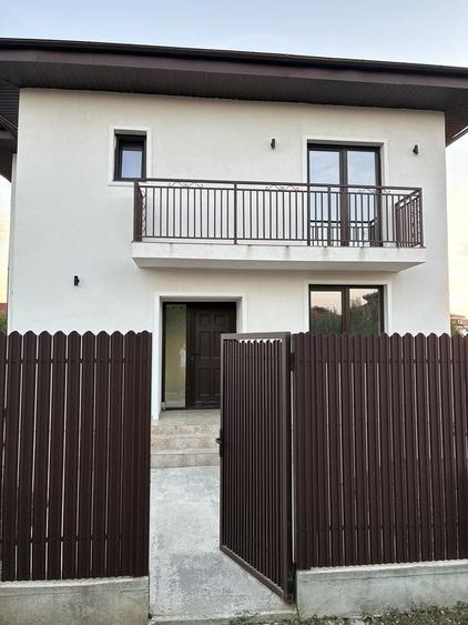 Casă cu 4 camere în Central