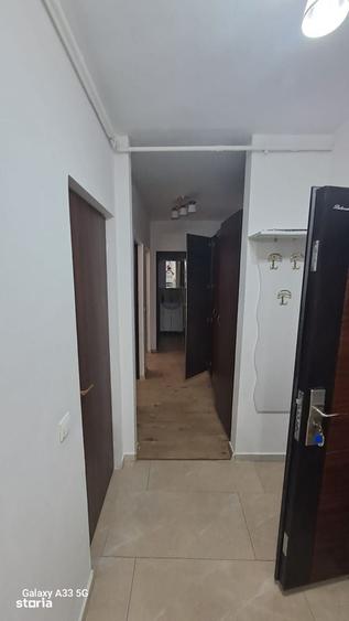 Apartament cu 3 camere în Lazaret