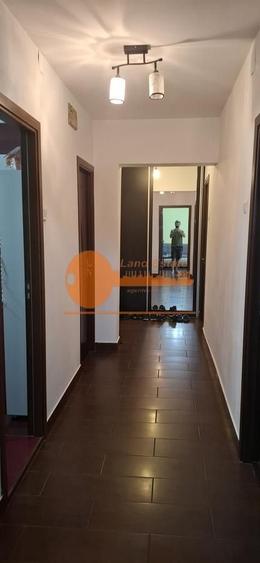 Apartament cu 2 camere decomandat, mobilat în Tei