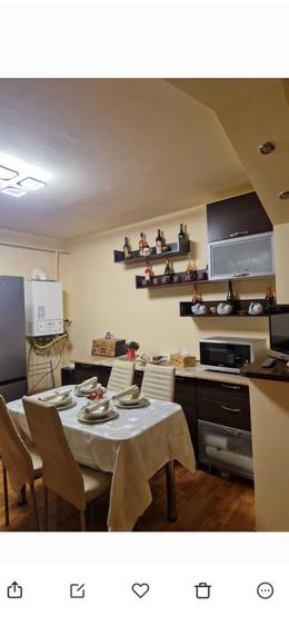 Apartament cu 2 camere semidecomandat în Rovine
