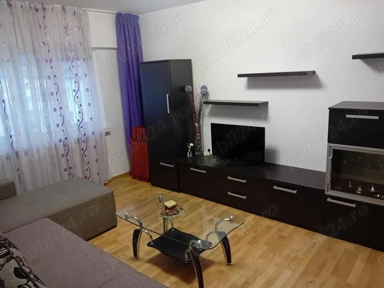 Apartament cu 3 camere decomandat în Precista