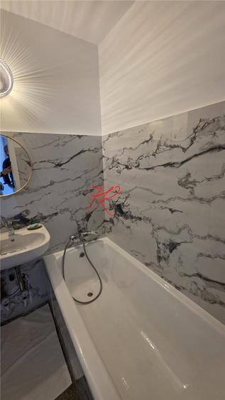 Apartament cu 3 camere semidecomandat în Parcul Circului