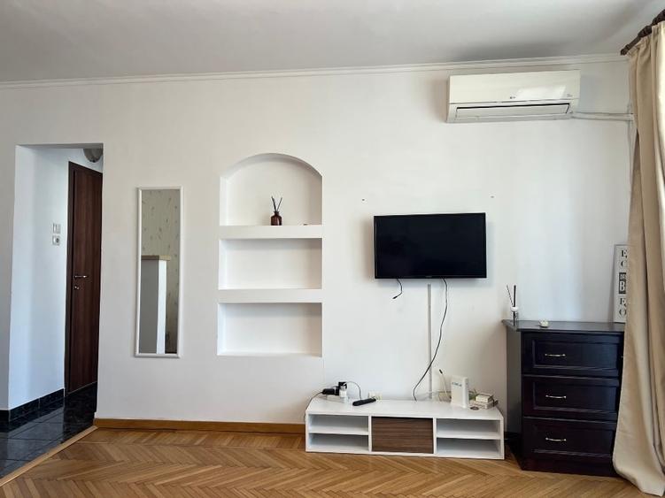 Apartament cu 2 camere semidecomandat, mobilat în Cișmigiu