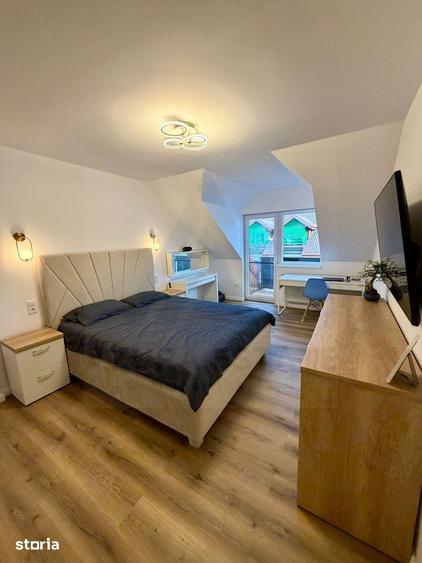Apartament cu 4 camere decomandat în Turnișor
