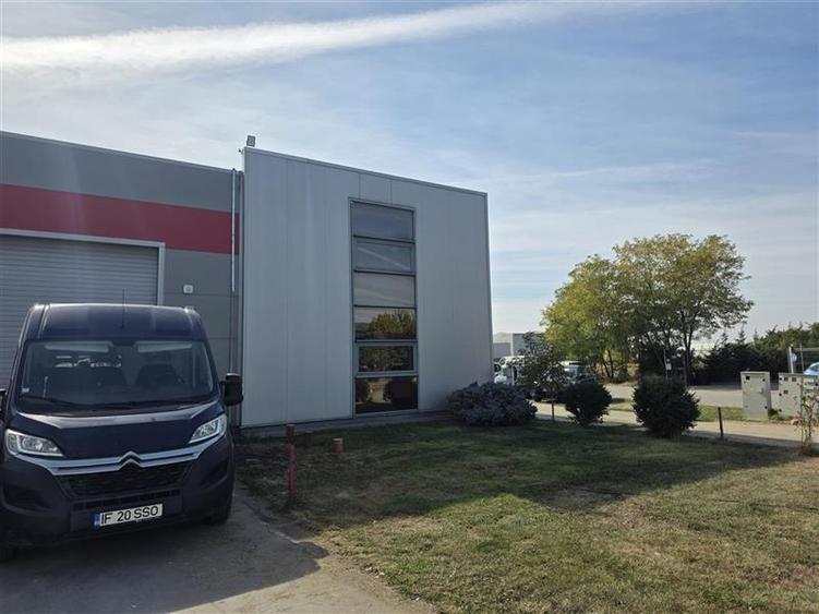 Spațiu industrial, de 1,100 mp, în Central