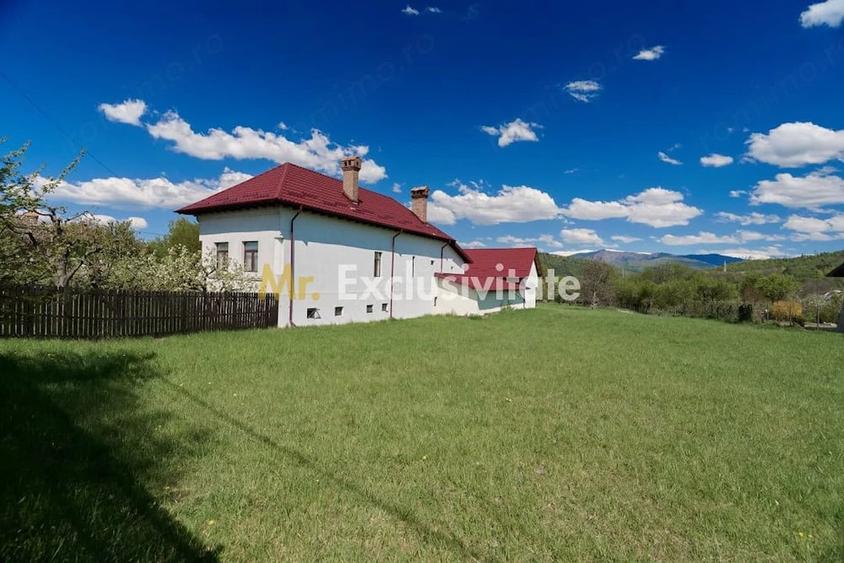 Casă cu 4 camere cu Teren 9915 Mp în Central