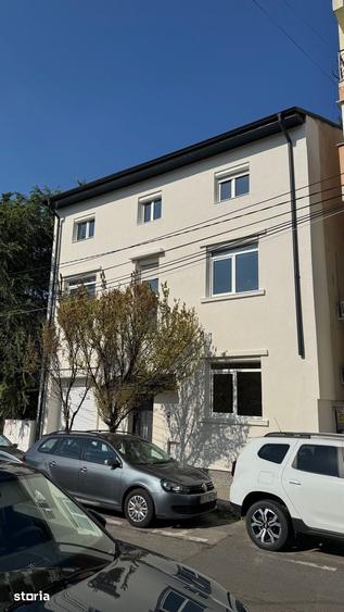 Casă cu 9 camere cu Teren 120 Mp în Cantemir