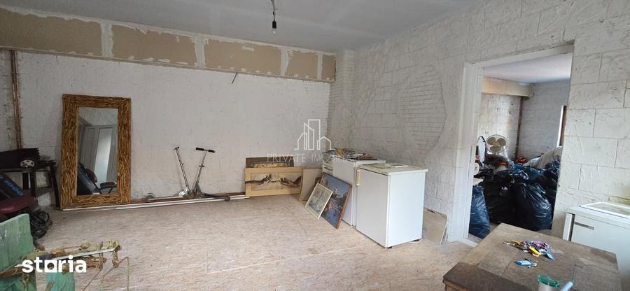 Casă decomandat cu Teren 1000 Mp în Central