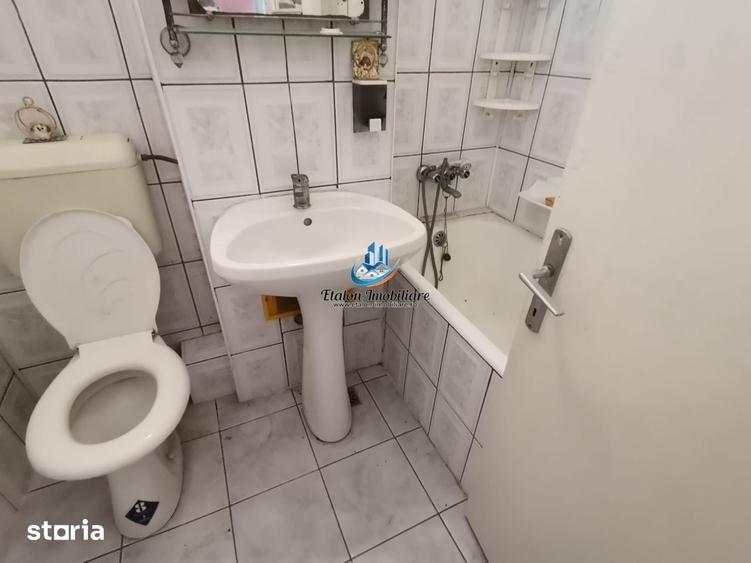 Apartament cu 3 camere semidecomandat în Dărmănești