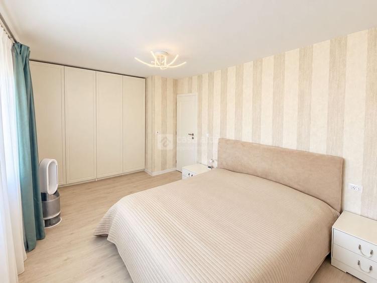 Duplex cu 4 camere cu Canalizare în Bucium