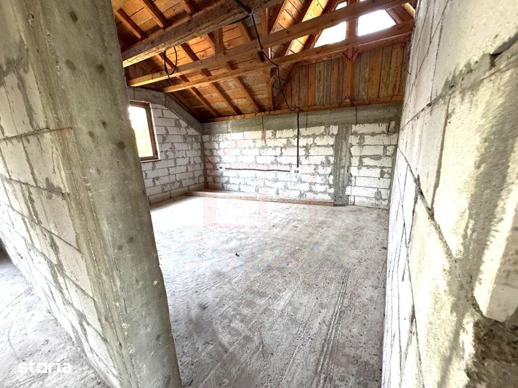 Casă cu 4 camere cu Teren 1000 Mp în Șendreni