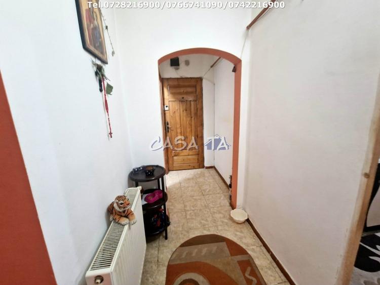 Apartament cu 3 camere decomandat, mobilat în Central
