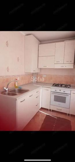 Apartament cu trei camere in zona Dacia de inchiriat