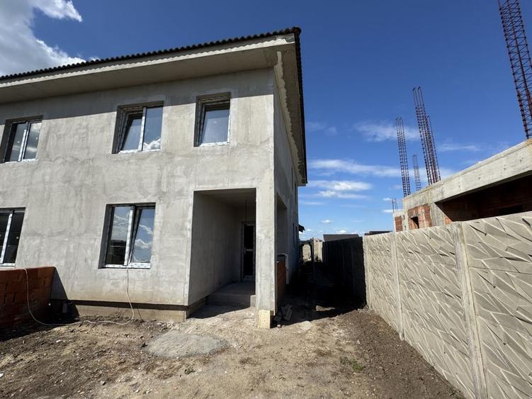 Sacalaz, 1/2 Duplex pe Etaj, 4 Camere,2 Bai,Terasa Acoperita - 2