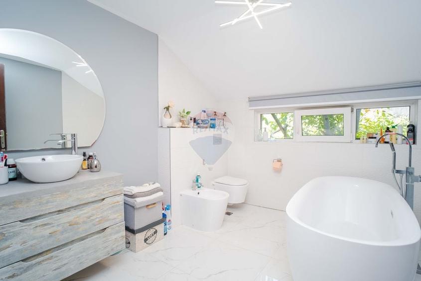 Casa / Vila spatioasa cu teren in zona centrala Sararie - 16