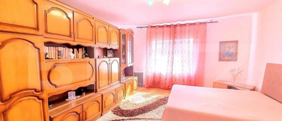 Casa de vanzare , 3 camere , 100 mp, zona Mulatau - 1