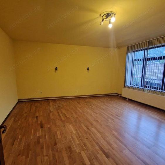 Casa cu etaj ID 1203 - 1