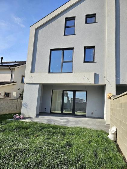 Proprietar vand 1 2 Duplex, Chi?oda, str Caisului. 220 mp utili , 5 camere , 4 bai - 1