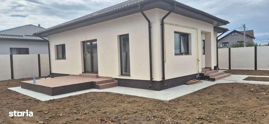 Proprietar vand case individuale cu toate utilitatile in zona Domnesti - 1