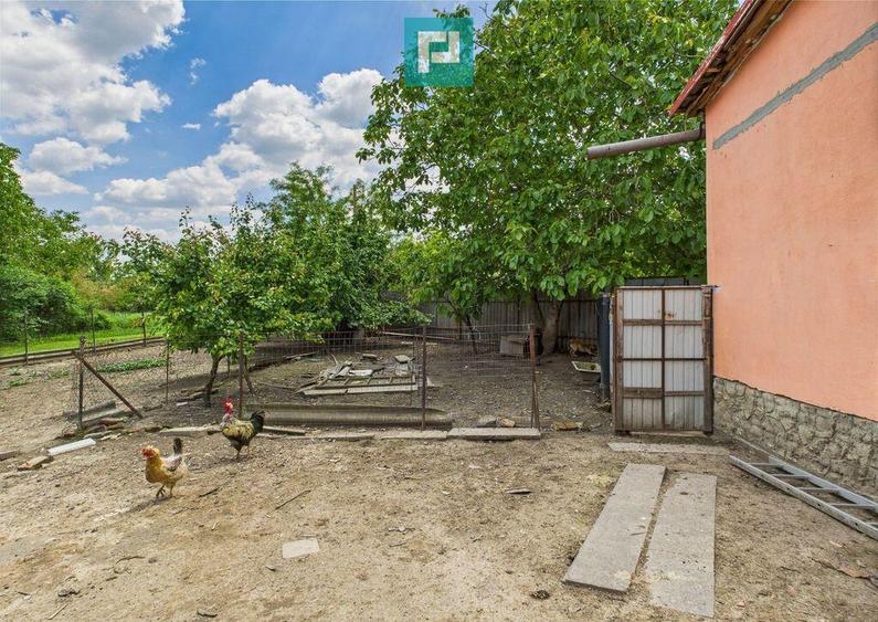 Casa cu 3 camere ?i teren generos langa frontiera - 1