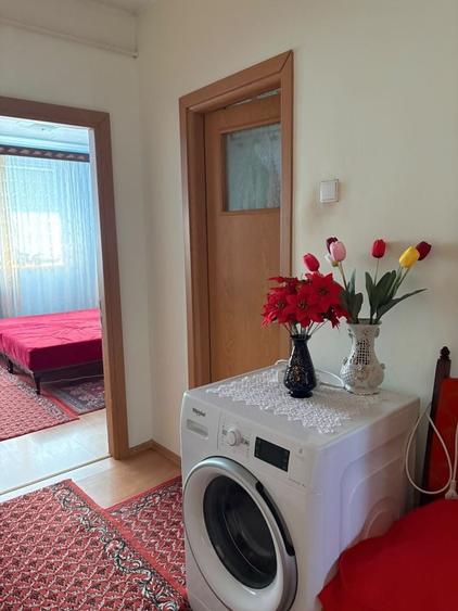 Apartament cu 3 camere semidecomandat în Exterior Vest