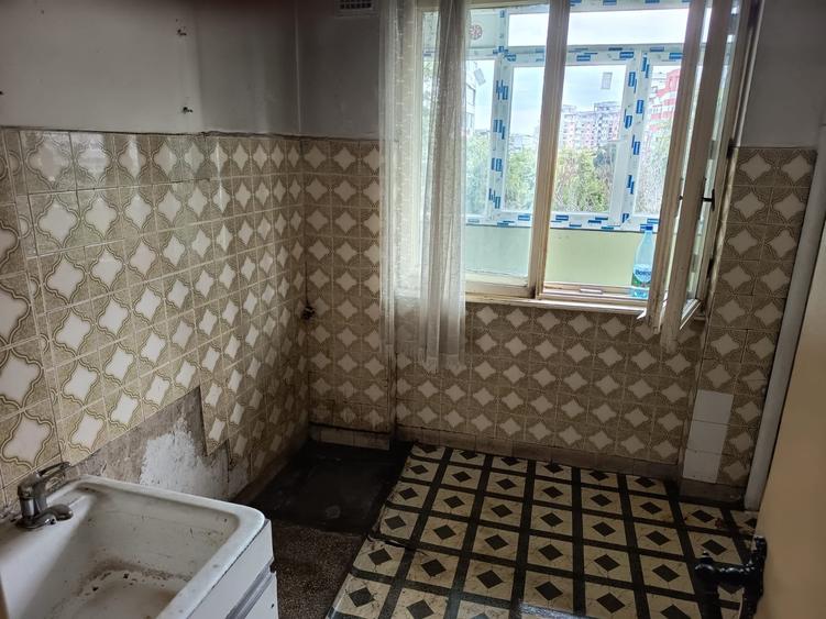 Apartament cu 2 camere semidecomandat în Iancului