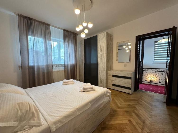 Casa cu etaj in zona Parcului Circului complet mobilata curte amenajata zona Tei - 3