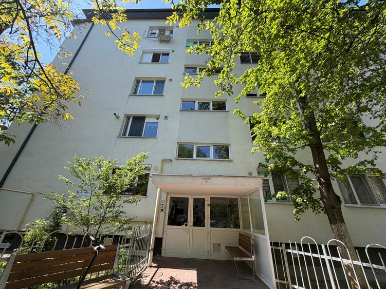 Titan 3 Camere 70 Mp Bloc Caramida Reabilitat 15 Min Metrou - 24