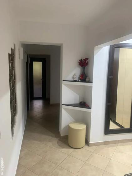 De vanzare apartament 4 camere - 8