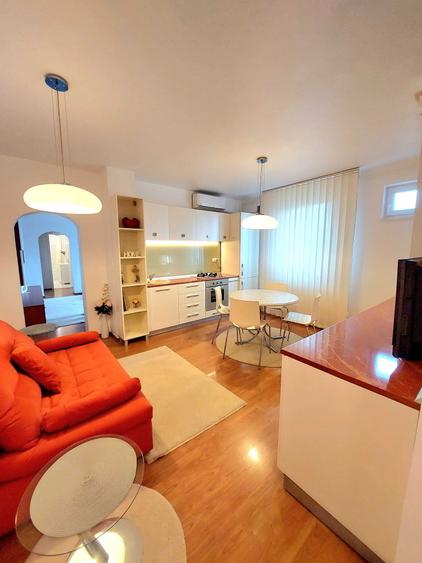 Apartament cu 2 camere semidecomandat în Central