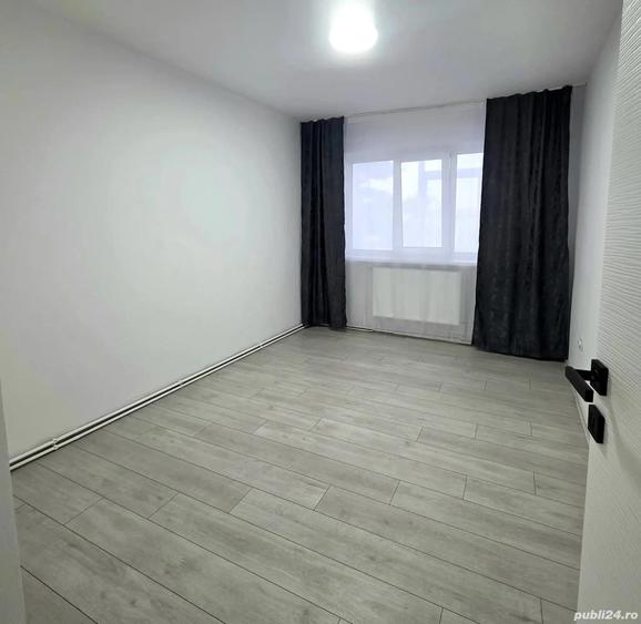 De vanzare apartament cu 4 camere, zona Pietei, complet renovat, 76.490 euro - 9