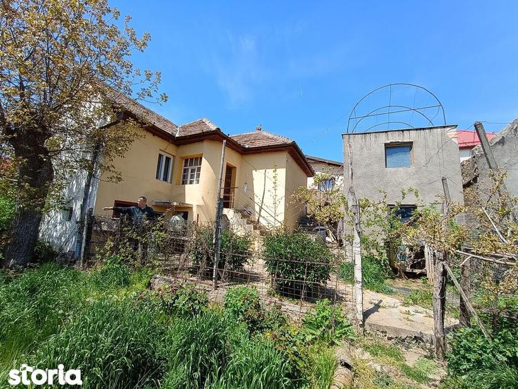 Casa cu 3 camere si garaj / str. PACII - 7