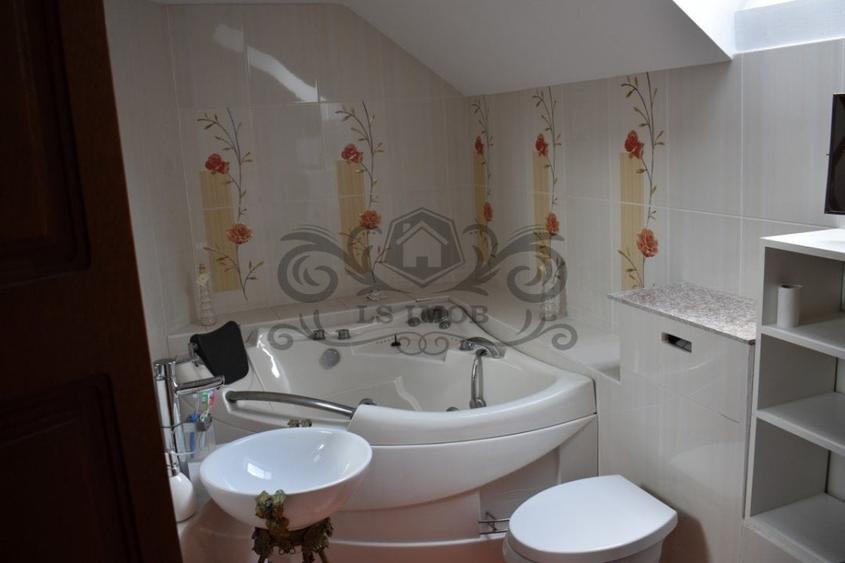 Vand casa deosebita ,cu 9 camere in Centrul Istoric Brasov - 9