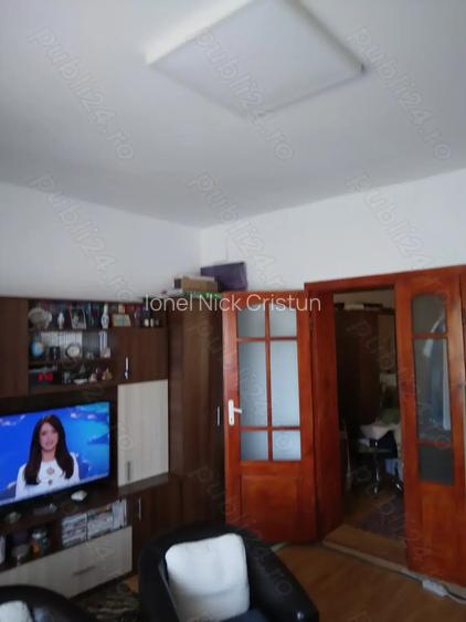 Vand casa sau schimb cu apartament in Resita.