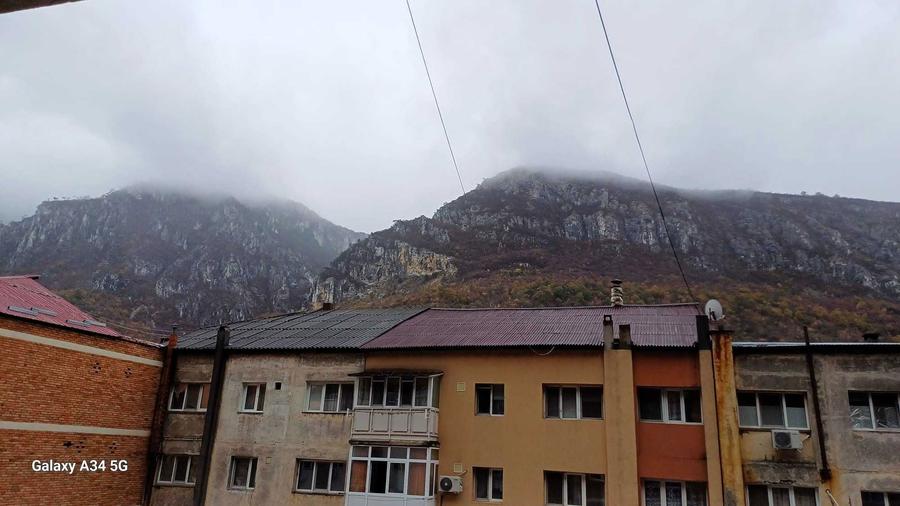 Apartament cu 2 camere, renovat, vedere superba Baile Herculane - 5