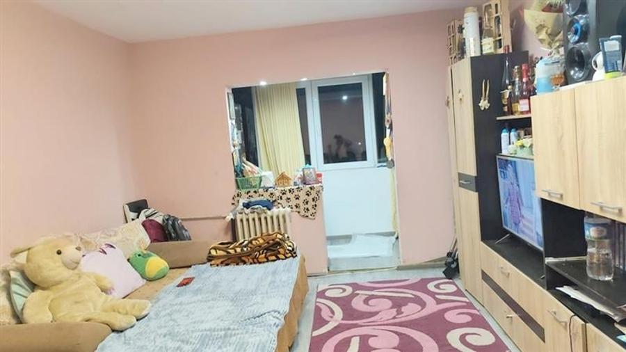 Apartament 2 camere, etaj 2, mobilat, zona Ura - 11