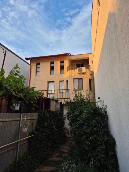 Brancoveanu, parc, vila constructie 2011, 5 camere - 10
