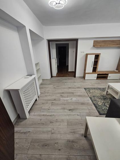 Proprietar vand ap.3 camere Bd.Decebal - 8