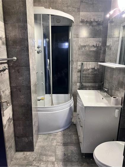 Inchiriez apartament 2 camere zona Unirii - 1