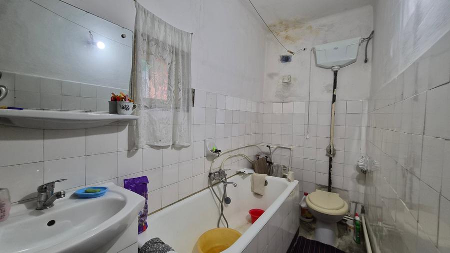 Inel II -Coiciu -scoala generala 39 -casa chirpic 77 mp +teren 236 mp - 19