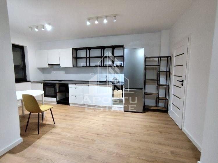 Apartament cu 2 camere semidecomandat, mobilat în Torontalului