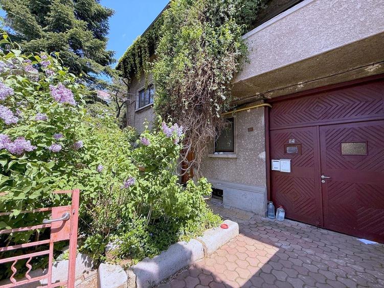 Apartament cu 3 camere decomandat, mobilat în Banu Manta