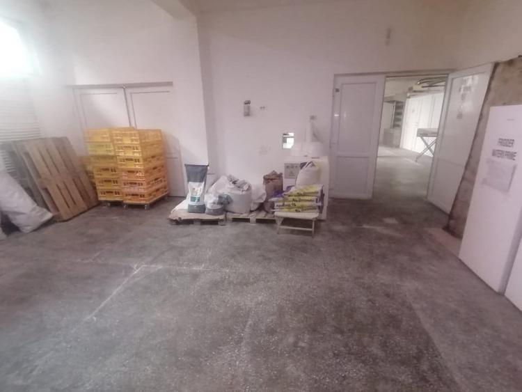 Spatiu ideal PRODUCTIE, 287 mp. , curte generoasa - 2