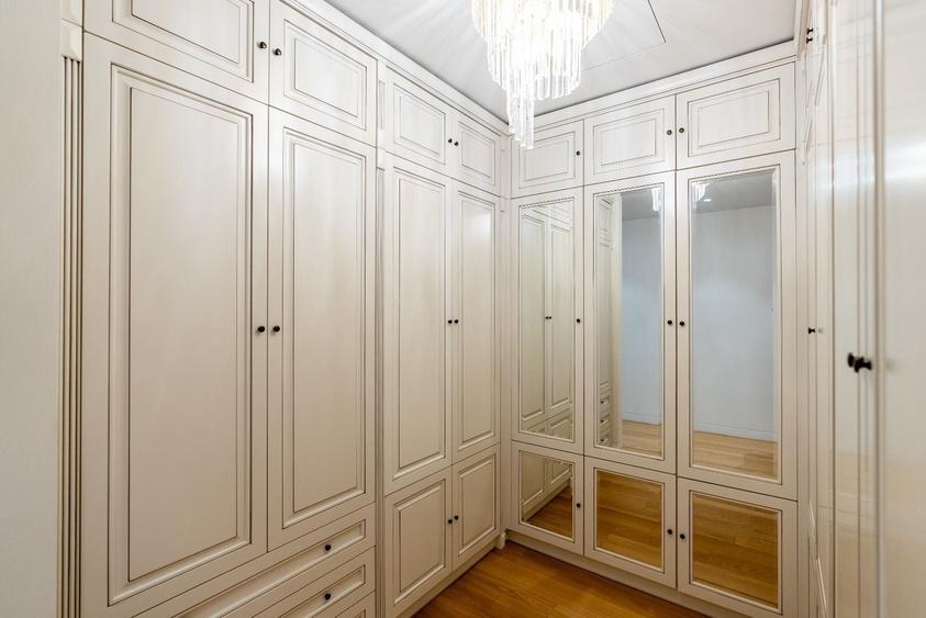 Apartament cu 4 camere semidecomandat, mobilat în Dorobanți
