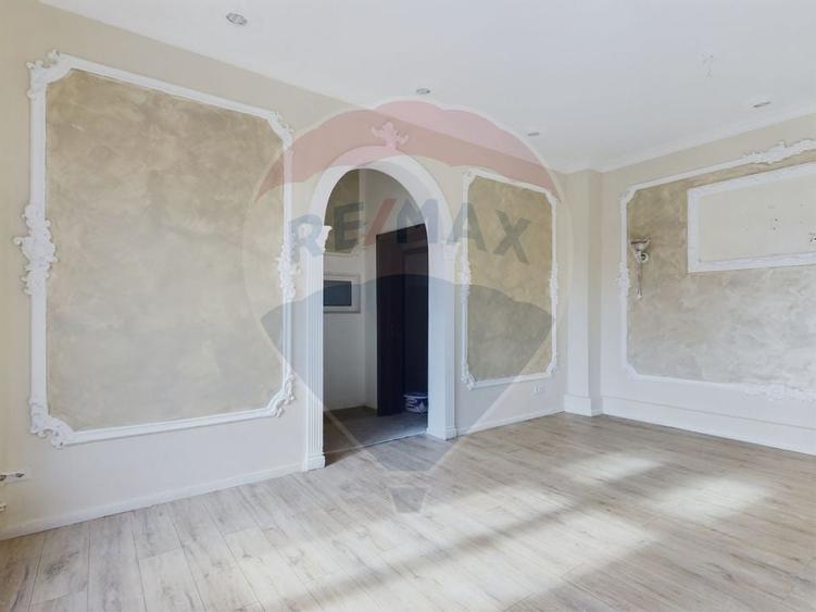 Se vinde spatiu comercial cu 2 saloane 2 bucatarii Ultracentral - 9