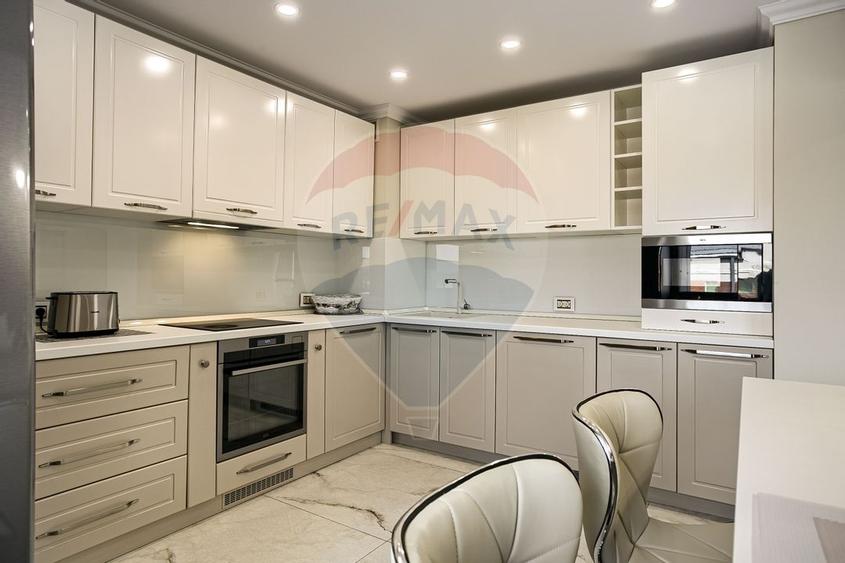 Apartament spectaculos de vanzare:  4 camere, 2 băi, zona Vlaicu - 3