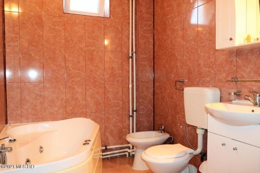 Mamaia Nord - Langa Mare, pensiune la cheie, 11 camere, 9 bai! - 17