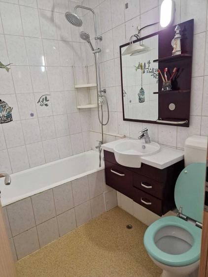 Apartament cu 3 camere decomandat în Virtuții