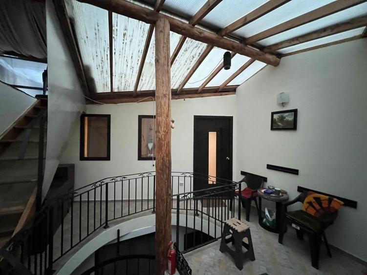 CASA CENTRUL ISTORIC- SINGUR IN CURTE CU MAI MULTE APARTAMENTE - SCHEI - 17