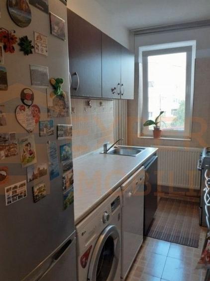 Apartament de vanzare, situat in zona Gara, vis-a-vis de parc - 2